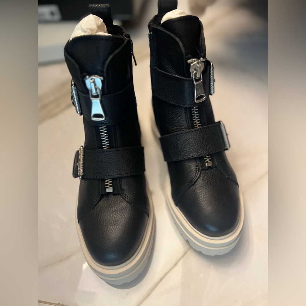 NEW w/Box DOLCE VITA AVARI BOOTS Shoes Black 6.5
